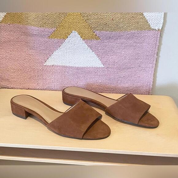 Banana Republic Shoes - NWOT- Banana Republic Low Heel Suede Slide- Women's 7.5